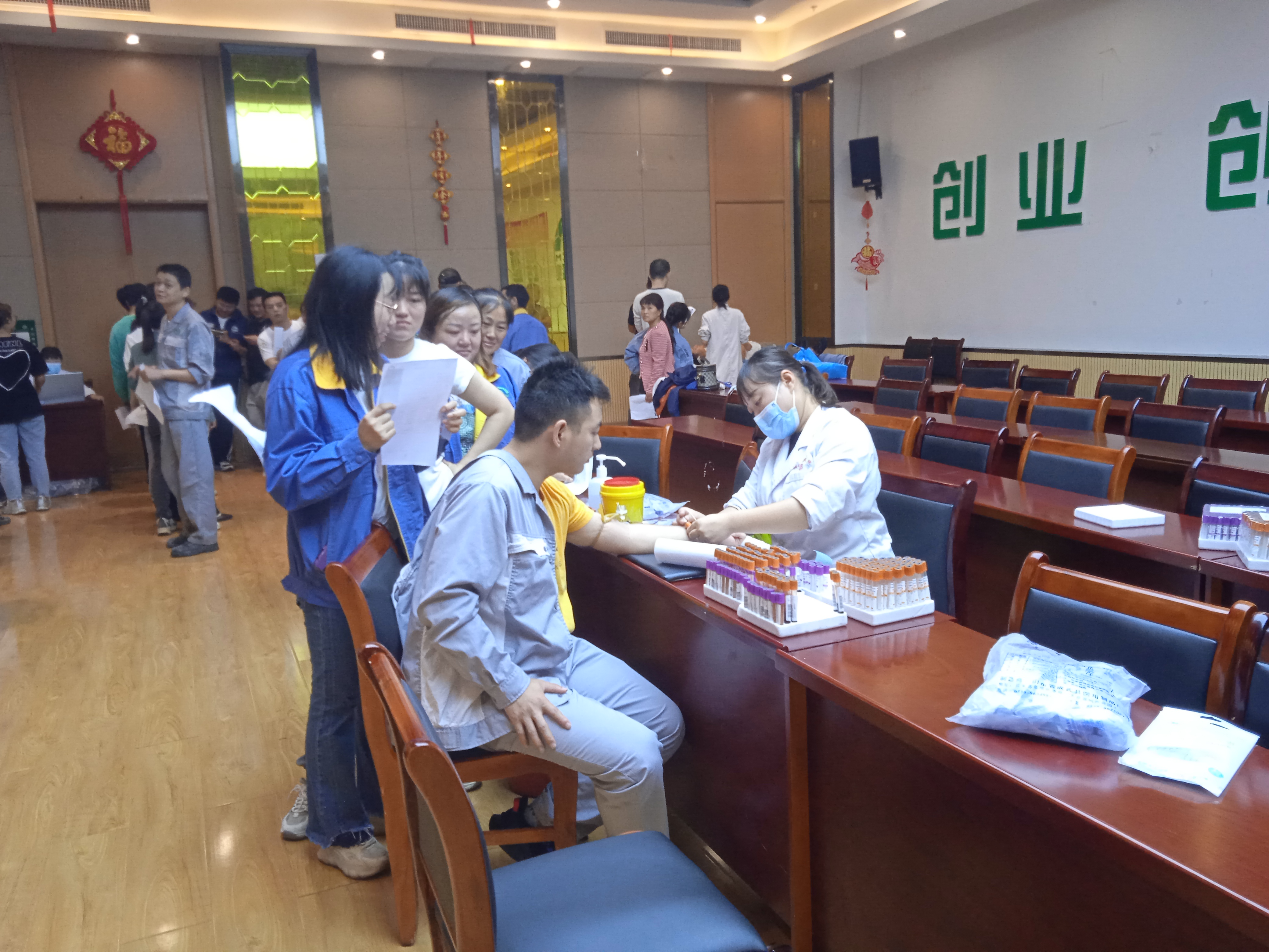 能礦錳業(yè)：為38名女工篩查“兩癌”、443名職工進(jìn)行職業(yè)健康體檢